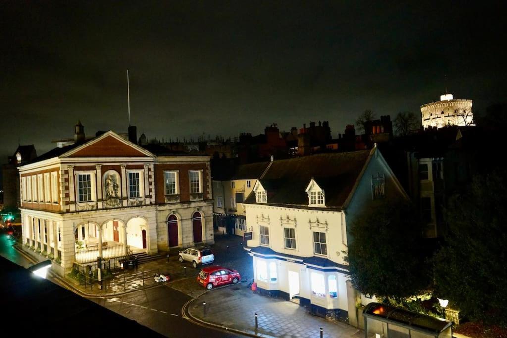 Appartamento Epic Location, Views & Large Private Terrace Windsor Esterno foto