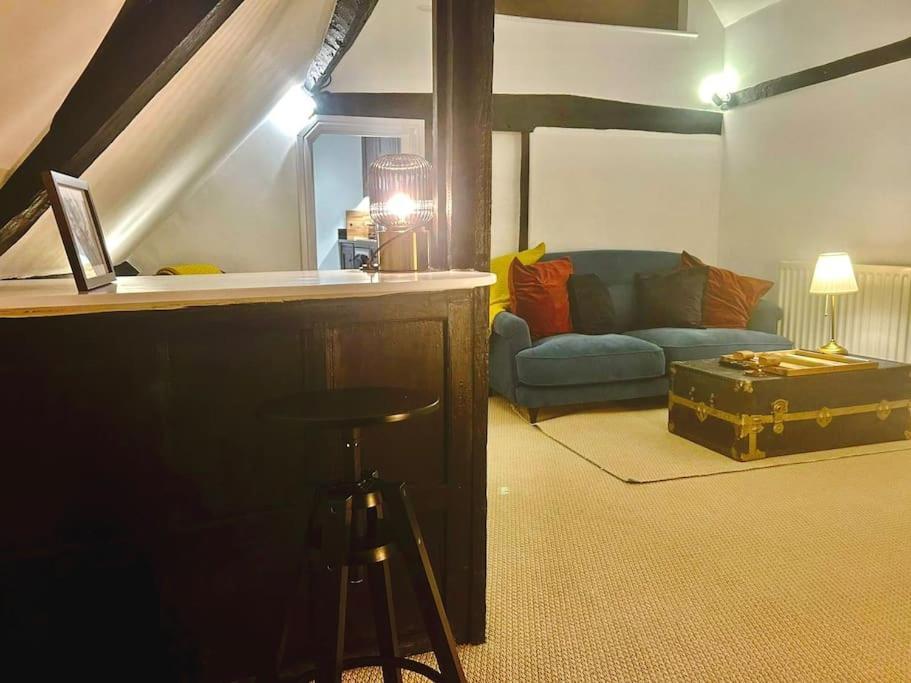 Appartamento Epic Location, Views & Large Private Terrace Windsor Esterno foto