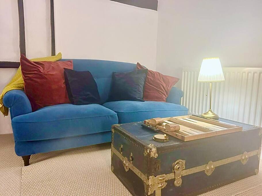 Appartamento Epic Location, Views & Large Private Terrace Windsor Esterno foto